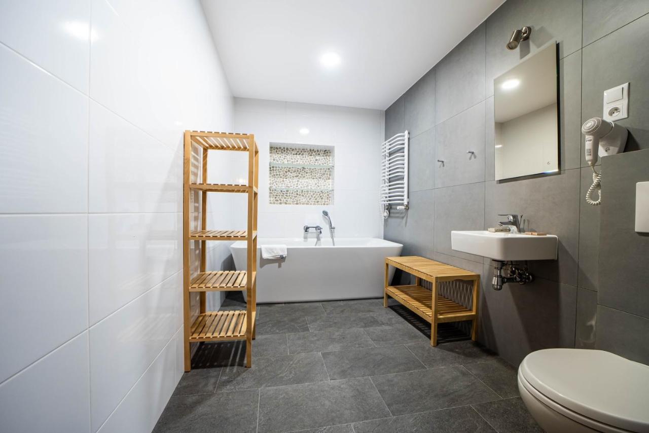 Apartamenty Przy Hotelu Zywieckim Przylekow Buitenkant foto